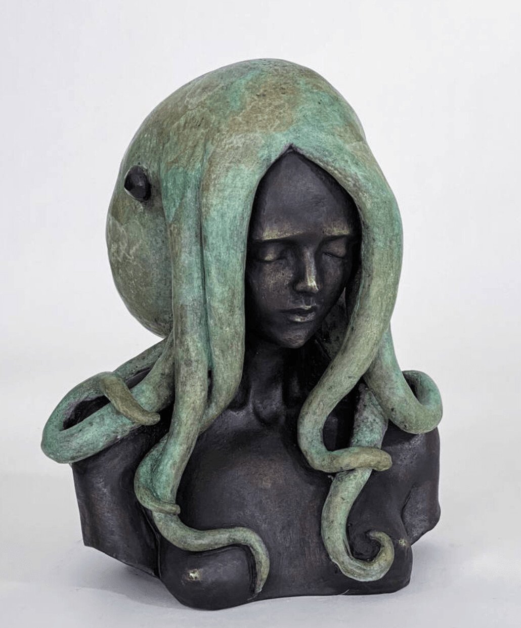 LA CHICA Y EL PULPO Sculpture by Francesca Dalla Benetta | Mexico